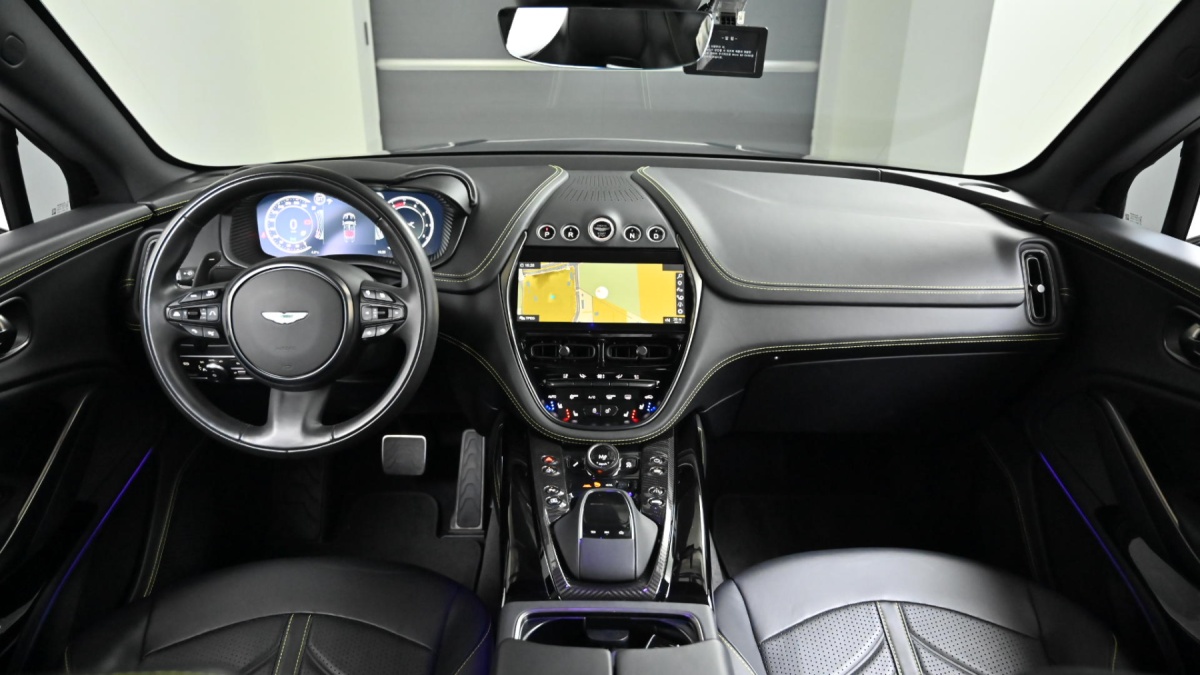 Aston Martin DBX, 2023 — фото 6 из 12