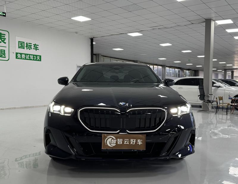 BMW 5 Series, 2025 — фото 2 из 10