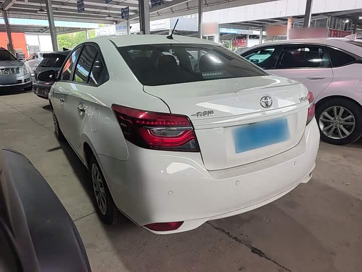 Toyota Vios, 2023 — фото 5 из 9