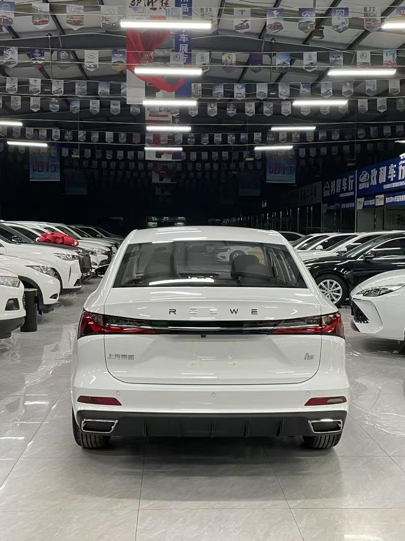 Roewe i5, 2024 — фото 4 из 9