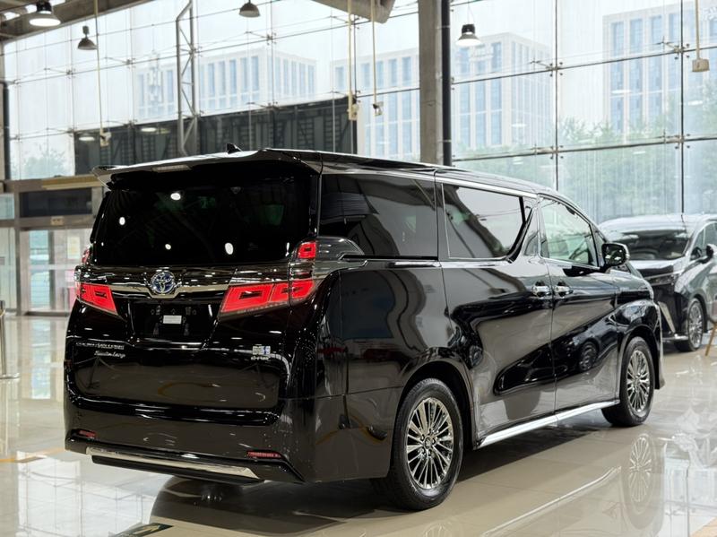 Toyota Vellfire, 2022 — фото 7 из 12