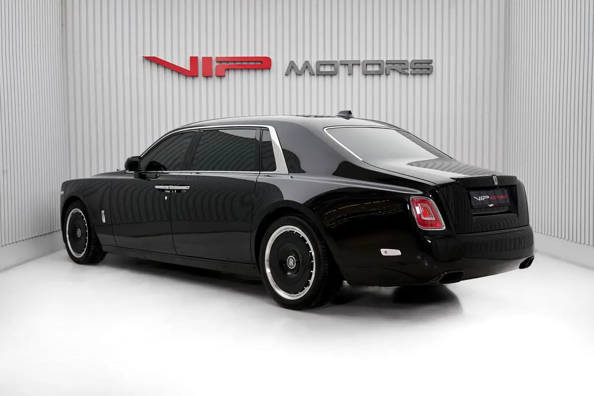 Rolls-Royce Phantom, 2024 — фото 6 из 10