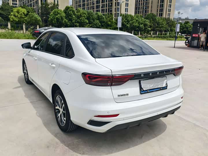 Geely Emgrand, 2024 — фото 5 из 9