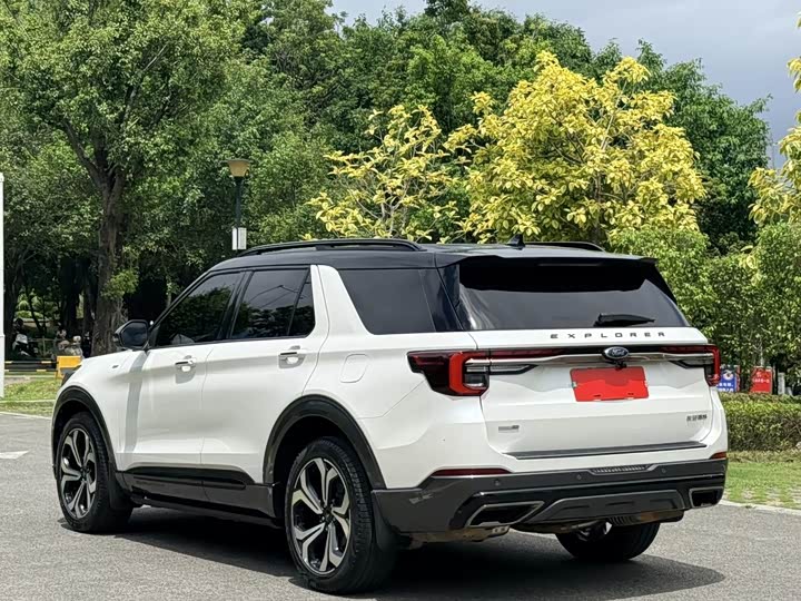 Ford Explorer, 2022 — фото 5 из 9