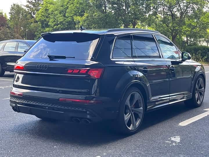 Audi SQ7, 2025 — фото 5 из 9
