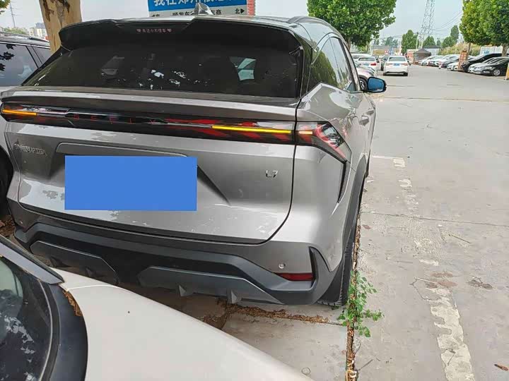 Geely Galaxy L7, 2023 — фото 9 из 9