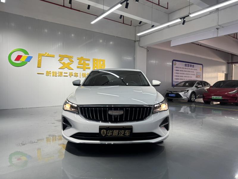 Geely Emgrand, 2025 — фото 2 из 12