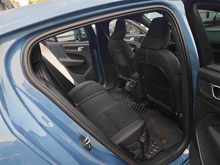Volvo C40, 2023 — фото 9 из 9