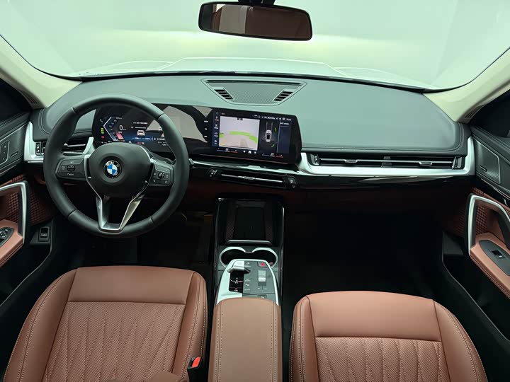BMW X1, 2025 — фото 8 из 9