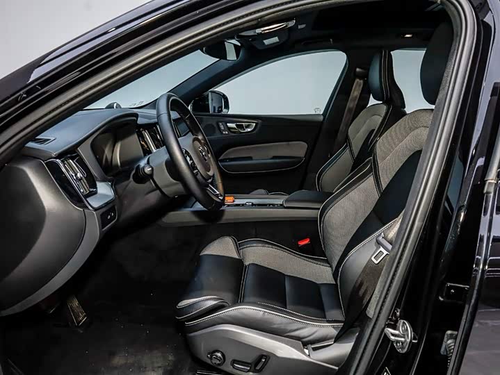 Volvo XC60 Hybrid, 2024 — фото 9 из 9
