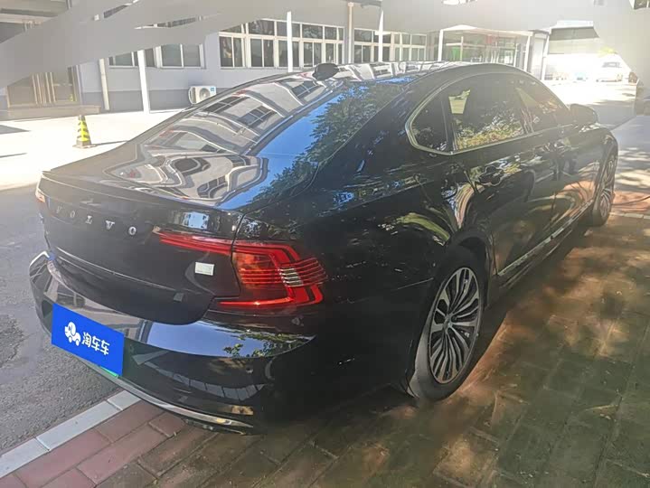 Volvo S90 Hybrid, 2023 — фото 3 из 9