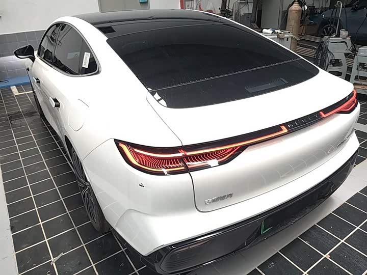 Geely Galaxy Starshine 8 EM-i, 2025 — фото 5 из 9