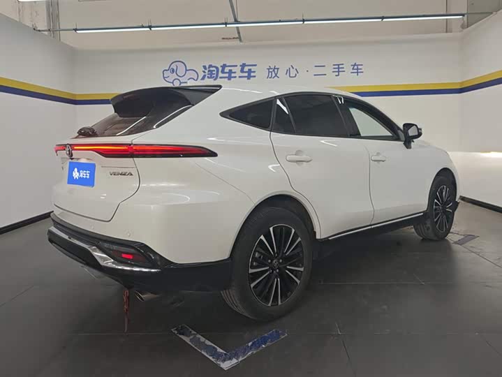 Toyota Venza, 2023 — фото 3 из 9