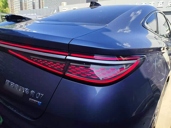 BYD Seal 07 DM-i Hybrid, 2025 — фото 8 из 9