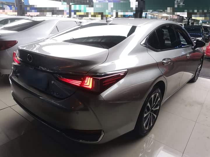 Lexus ES, 2024 — фото 7 из 9