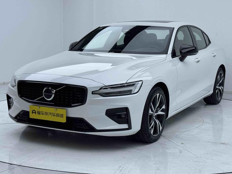 Volvo S60, 2024 — купить в Саратове под ключ