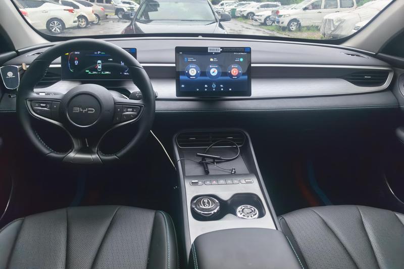 BYD Seal 05 DM-i Hybrid, 2025 — фото 8 из 12