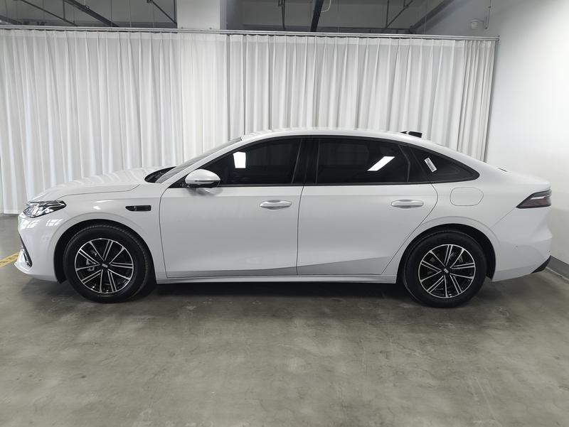 Geely Galaxy A7, 2025 — фото 4 из 12