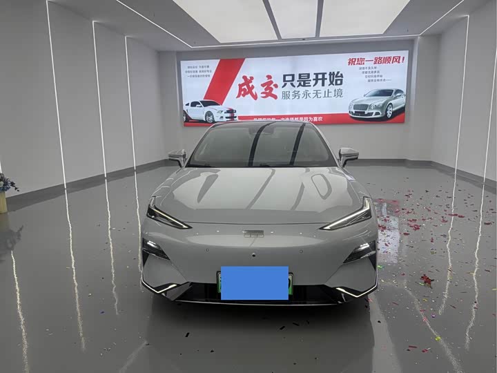 Geely Galaxy E8, 2025 — фото 2 из 9