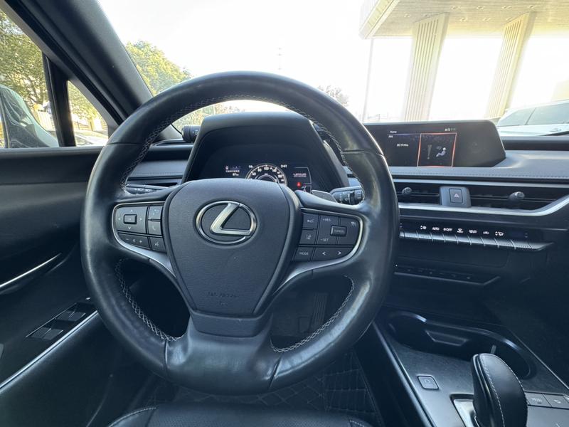 Lexus UX Hybrid, 2021 — фото 11 из 12