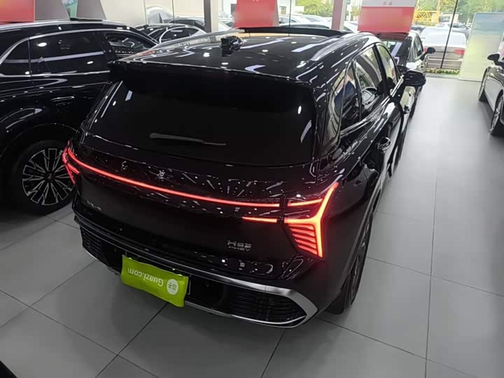 Hongqi HS3 Hybrid, 2025 — фото 7 из 9