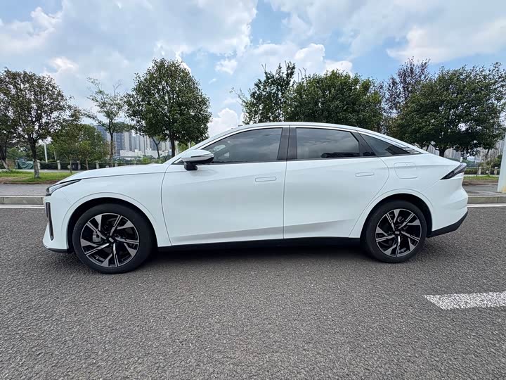 Geely Galaxy L6, 2023 — фото 4 из 9