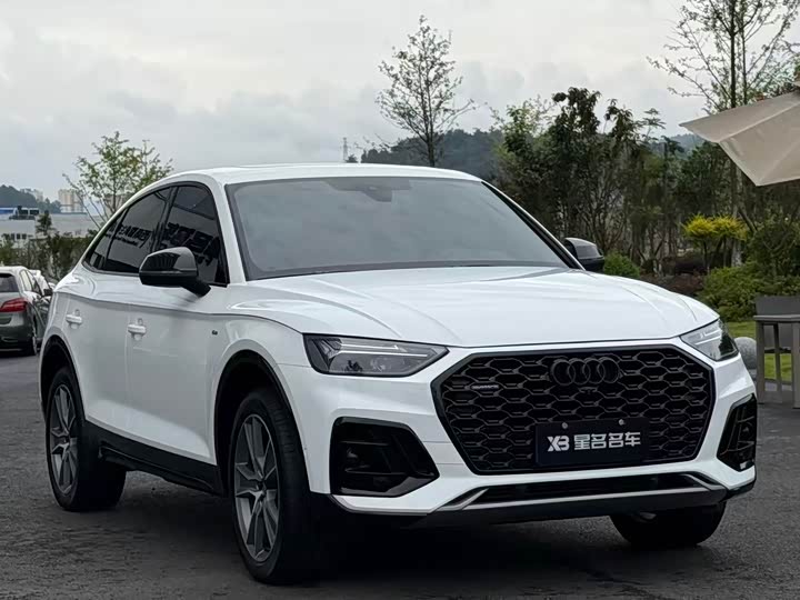 Audi Q5L Sportback, 2023 — фото 3 из 9