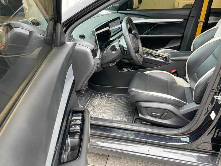 MG Motor 5 Scorpio, 2022 — фото 8 из 9