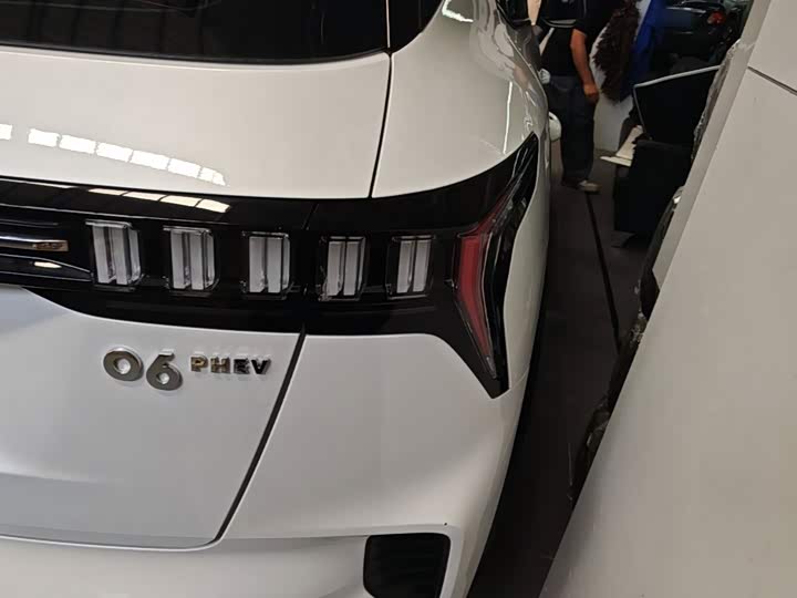 Lynk & Co 06 EM-P Hybrid, 2021 — фото 8 из 9