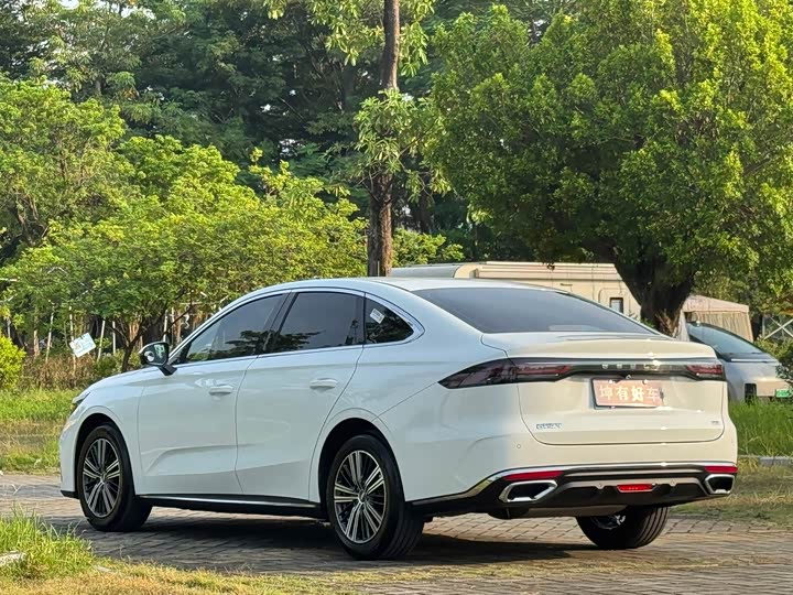 Geely Emgrand, 2025 — фото 4 из 9