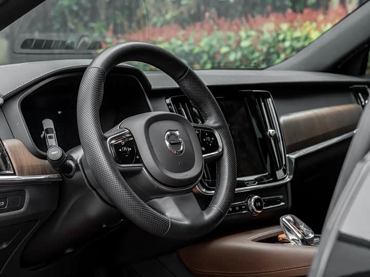 Volvo S90, 2023 — фото 8 из 9