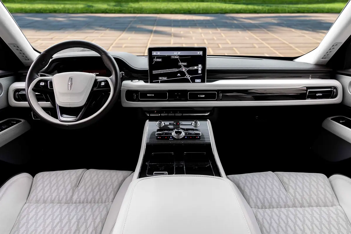 Lincoln Aviator, 2023 — фото 8 из 10