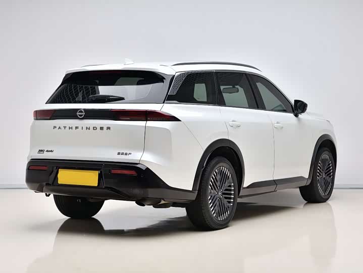 Nissan Pathfinder, 2023 — фото 4 из 9