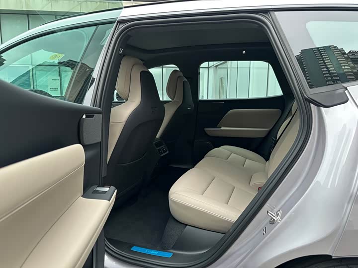 Volvo XC70 Hybrid, 2025 — фото 9 из 9