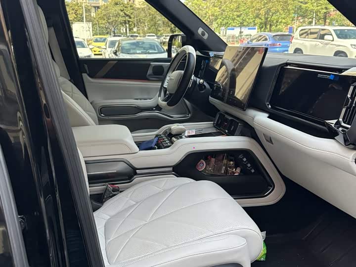 BYD FangChengBao Leopard 8, 2025 — фото 7 из 9
