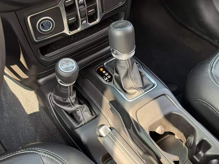 Jeep Gladiator, 2023 — фото 7 из 9
