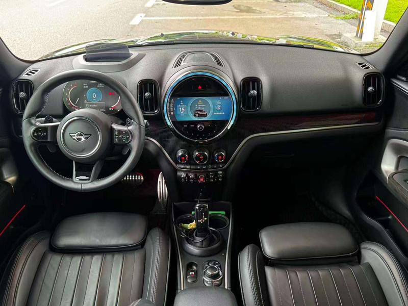 Mini Countryman JCW, 2021 — фото 8 из 12