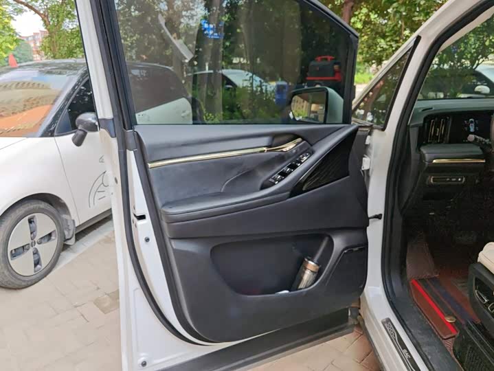 GAC Trumpchi E9, 2023 — фото 7 из 9