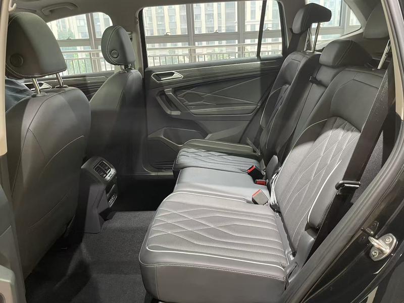 Volkswagen Tiguan L Pro, 2023 — фото 8 из 9