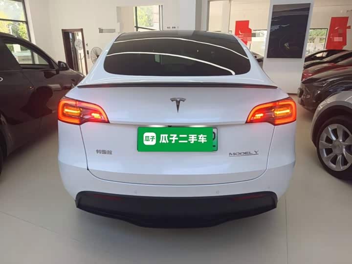 Tesla Model Y, 2023 — фото 6 из 9