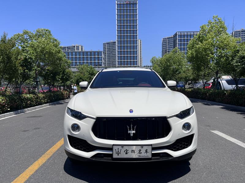Maserati Levante, 2021 — фото 2 из 8