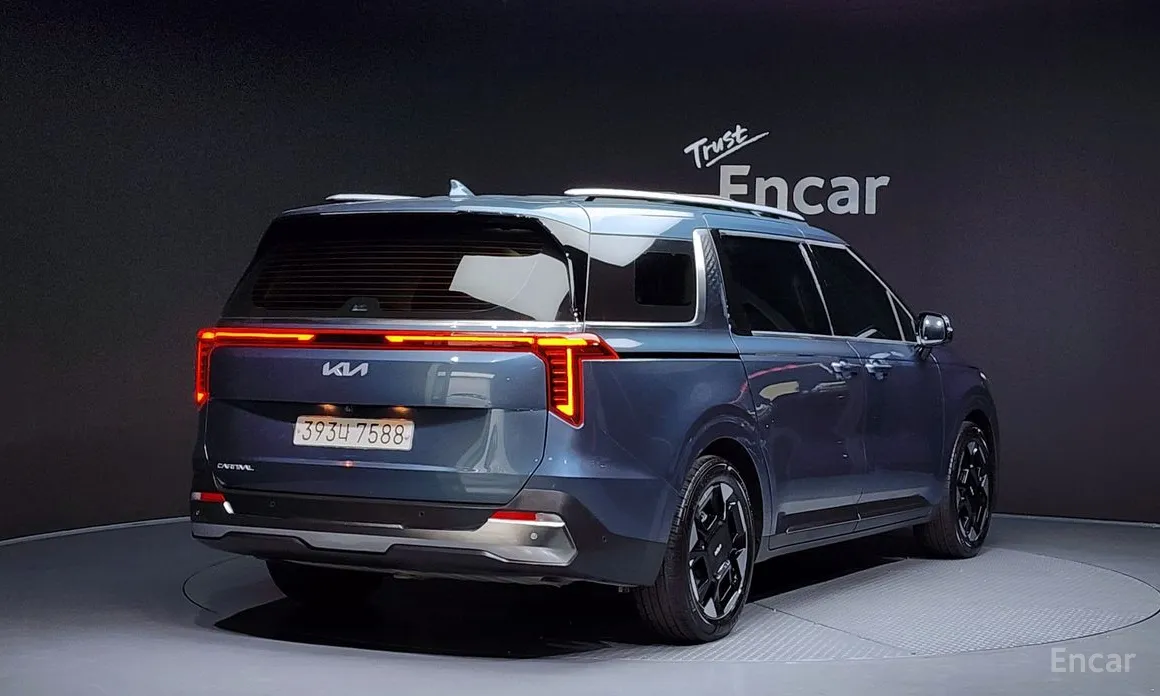 Kia Carnival, 2023 — фото 2 из 12