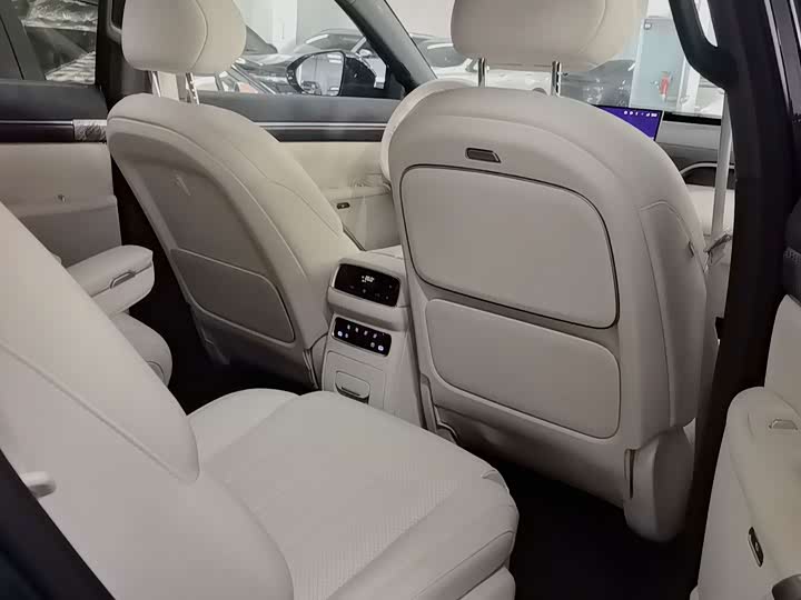 Dongfeng Yipai eπ 008, 2025 — фото 8 из 9