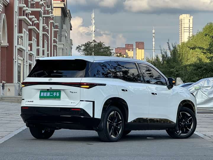 Toyota bZ3X, 2025 — фото 4 из 9