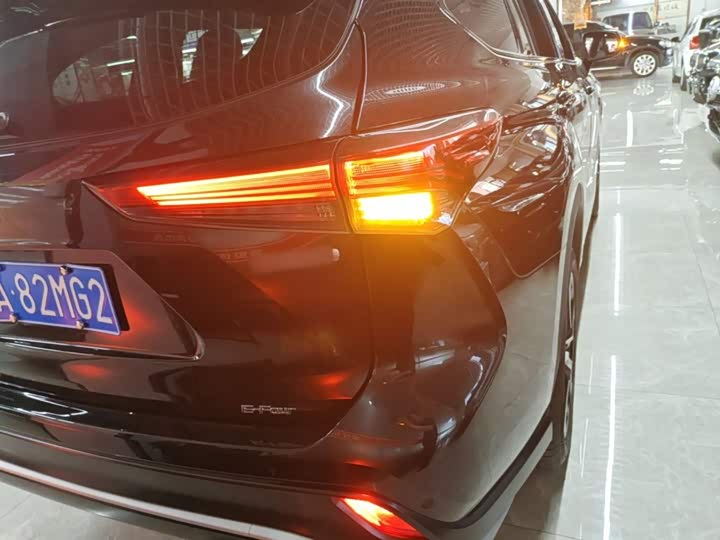 Toyota Crown Kluger, 2021 — фото 8 из 9