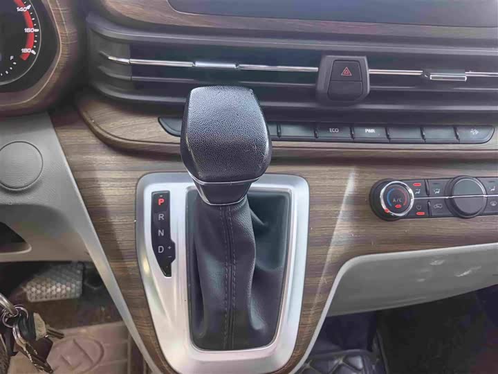 Maxus V90 RV, 2022 — фото 7 из 9