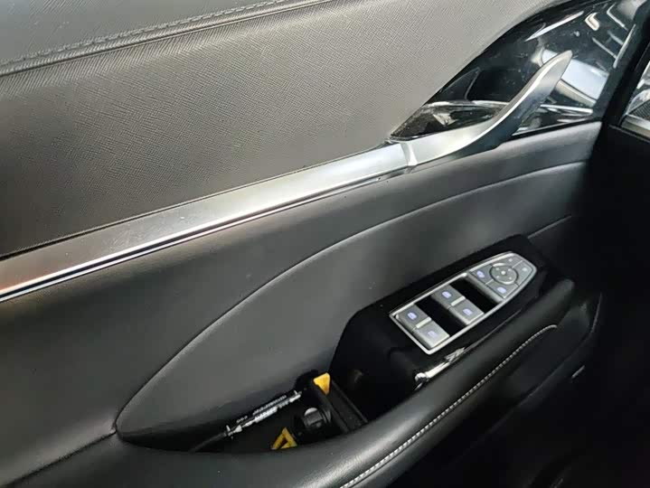 Roewe RX5 Max, 2022 — фото 7 из 9