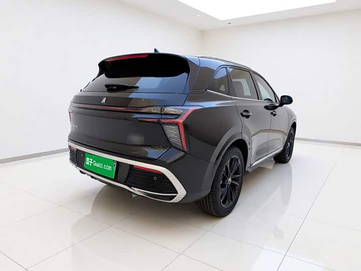 Hongqi HS3 Hybrid, 2025 — фото 4 из 9