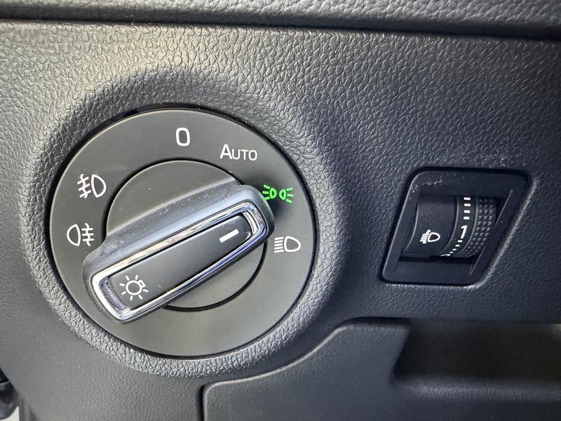 Skoda Karoq, 2023 — фото 9 из 12