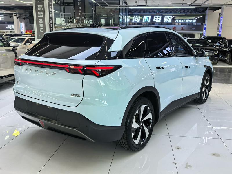 BAIC Arcfox Alpha T5, 2024 — фото 6 из 12